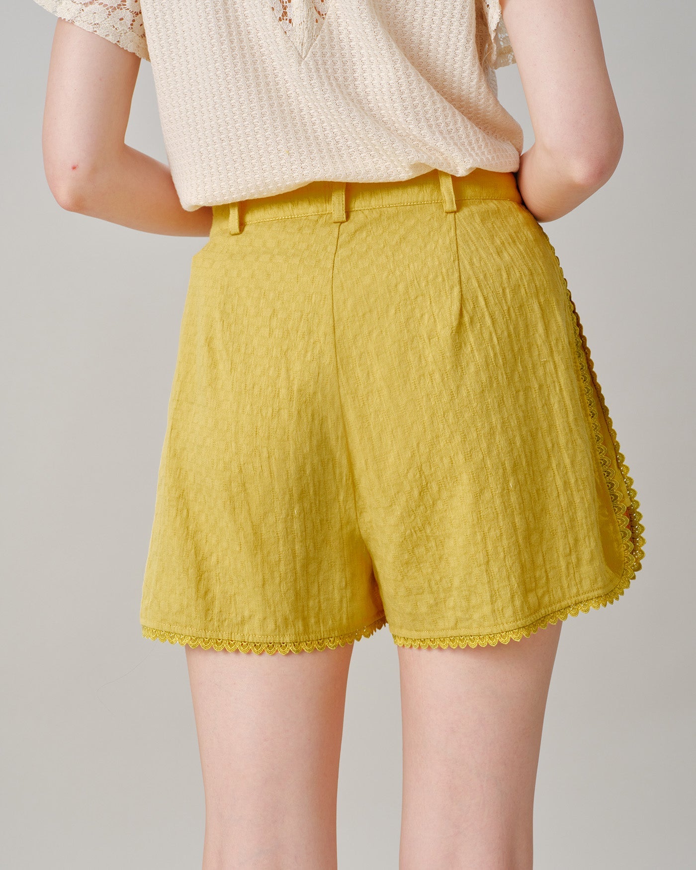 Yellow Solid Lace Pockets Shorts